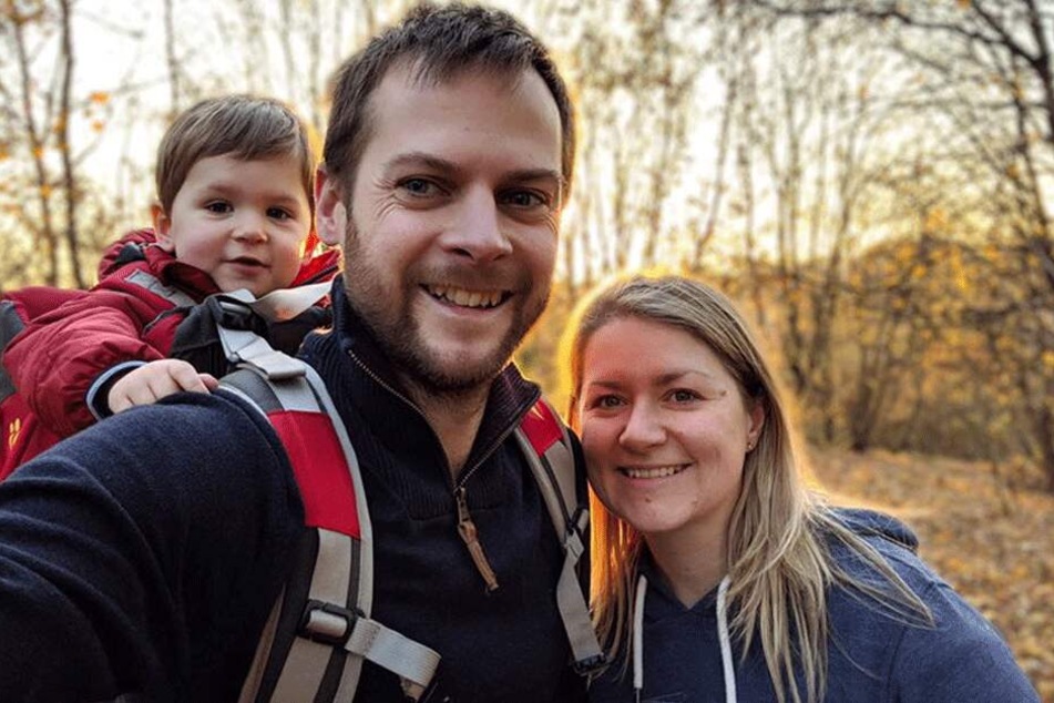 Rachel und Nick Molloy bei einem Wanderausflug mit ihrem Sohn James.