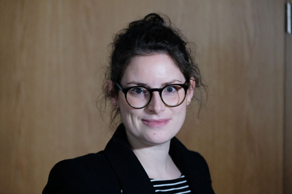 Wissenschaftlerin Miriam Schreiter in ihrem Büro der TU Chemnitz.