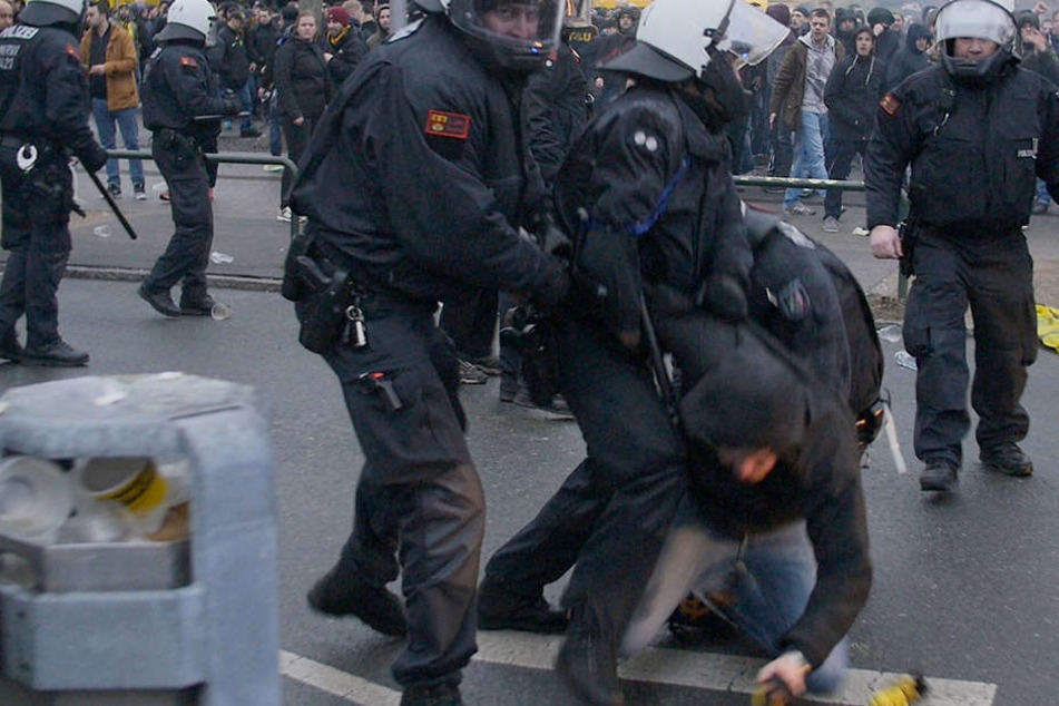 Nach dem Spiel gegen RB Leipzig kam es zu zahlreichen Attacken von Dortmunder Ultras. Auch in Lissabon musste die Polizei einschreiten.