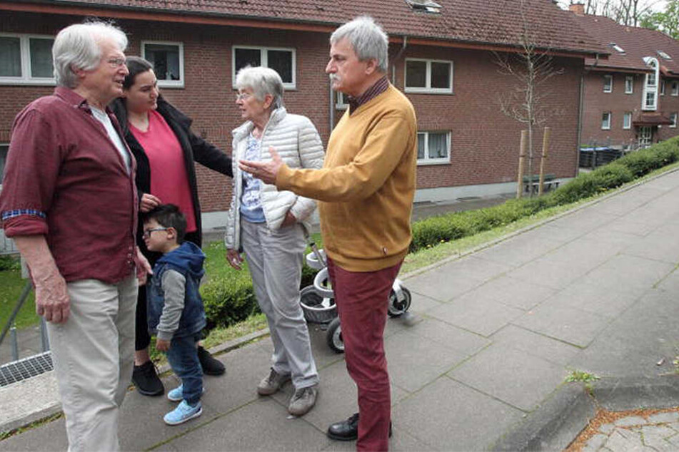 Die Vlothoer sind entsetzt über das harte Vorgehen der Ausländerbehörde und der Polizeibeamten, die die Mutter aus dem Haus schleppten.