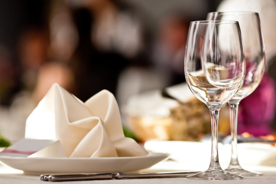 Wie steht es um die Hygiene in diesem Restaurant? Das sollen Verbraucher in Schleswig-Holstein bald erfahren.