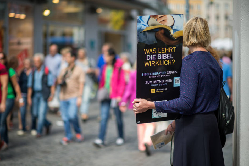 Auf die Zeugen Jehovas wurde in Menden ein Brandanschlag verübt. (Symbolbild)
