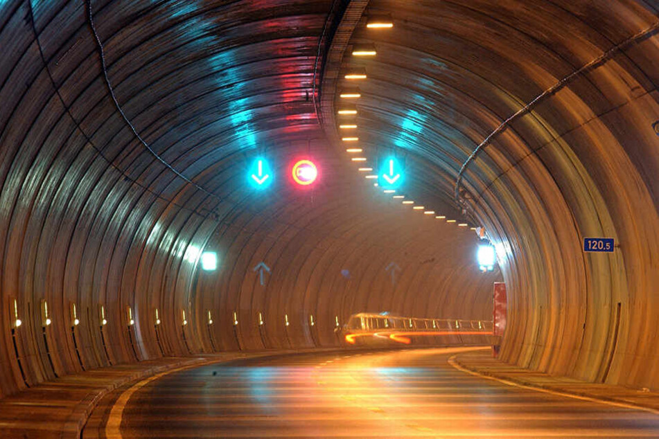 Im Rennsteigtunnel wird derzeit ein System getestet, was Geisterfahrer schneller stoppen soll.