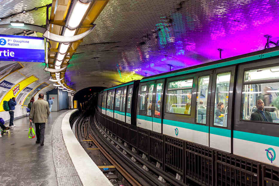 Die Pariser Metro wurde kurzerhand zum Kreißsaal. (Symbolbild)