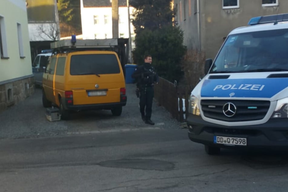 Im Februar 2019 kamen gleich neun Polizeibeamte auf der Suche nach Kater Siggi vorbei.