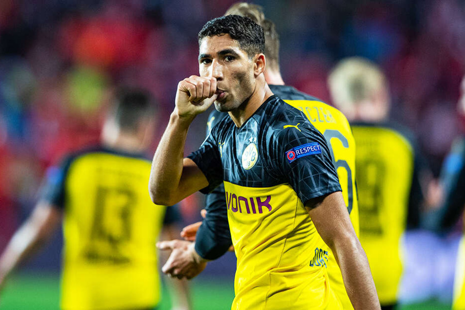 BVB-Doppelpacker Achraf Hakimi bejubelt sein Tor zum 1:0 für Dortmund.
