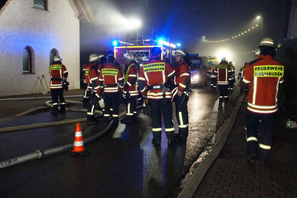 Die Einsatzkräfte vor Ort in Neuhausen-Schellbronn.