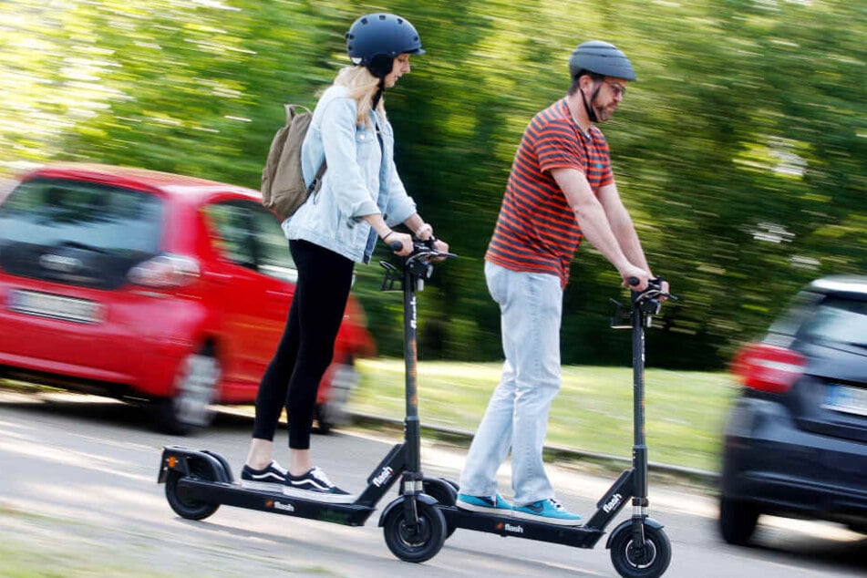 Die Erfahrungen mit E-Scootern fallen in den NRW-Städten recht unterschiedlich aus (Symbolbild).