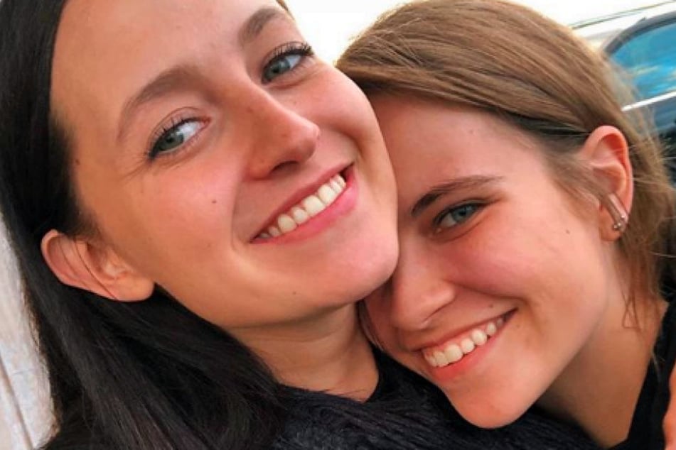 Zu ihrer Freundin Dagjörbt Telma Davíðsdóttir verspürt Melina Sophie eine tiefere Verbundenheit als sie es zu einem Jungen jemals konnte.