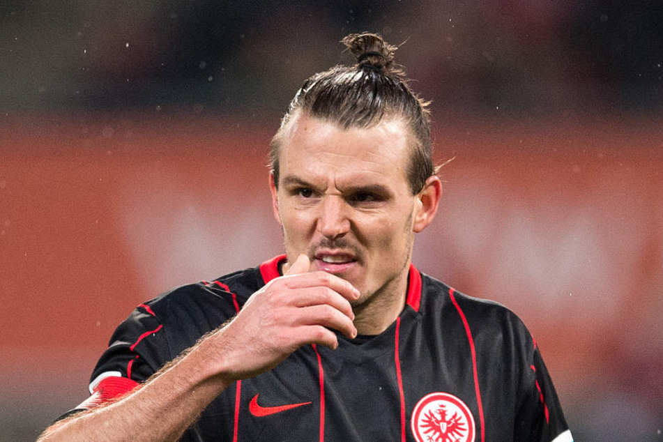 Es wird aber noch eine Weile dauern, bis es wieder für einen Bundesligaeinsatz für Alex Meier reicht.
