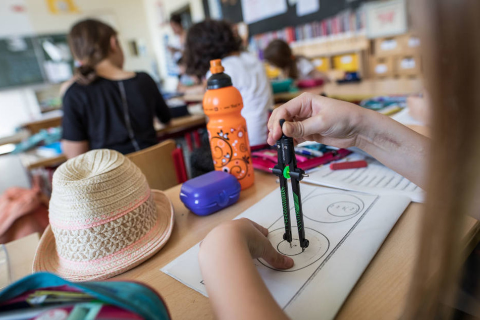 Die Schüler der Liebfrauenschule in Frankfurt wollen die 100.000 Euro mit nach Hause nehmen.