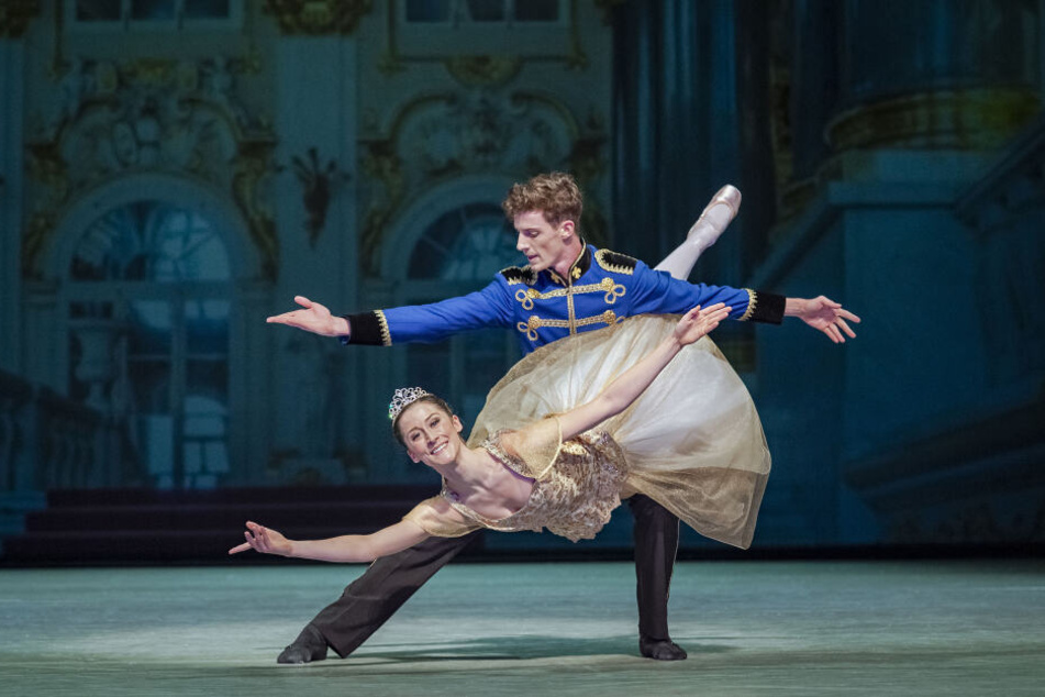 Ein zauberhaftes Paar: Anna-Maria Maas als Traum-Marie und Jean-Blaise Druenne als Franz/Nussknacker.