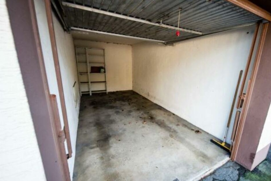 Die Leiche der Mutter wurde in dieser Garage gefunden.