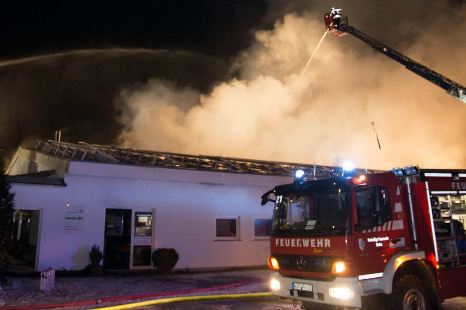 Mit einem Großaufgebot war die Feuerwehr vor Ort.