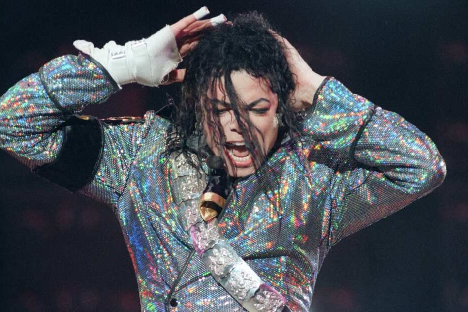 Schon zu Lebzeiten wurde Michael Jackson Kindesmissbrauch vorgeworfen, doch er wurde freigesprochen.