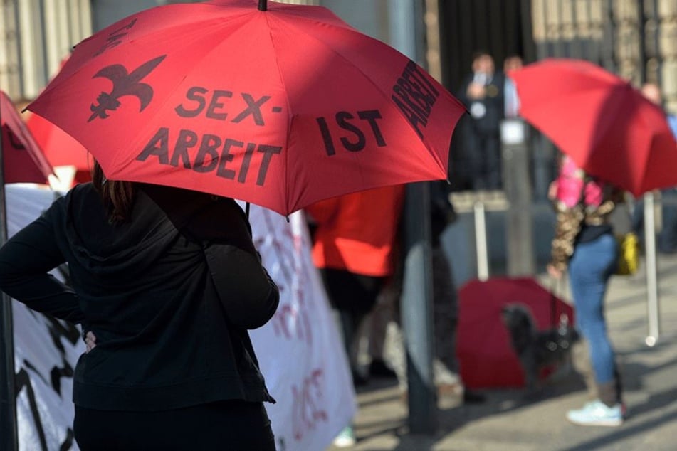 Prostituierte demonstrierten im Mai vor dem Bundesrat gegen das neue Gesetz.