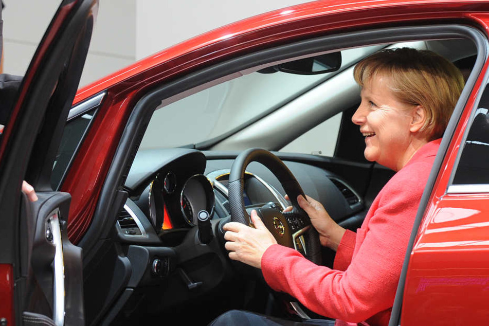 Hat das Steuer fest im Griff: Angela Merkel.