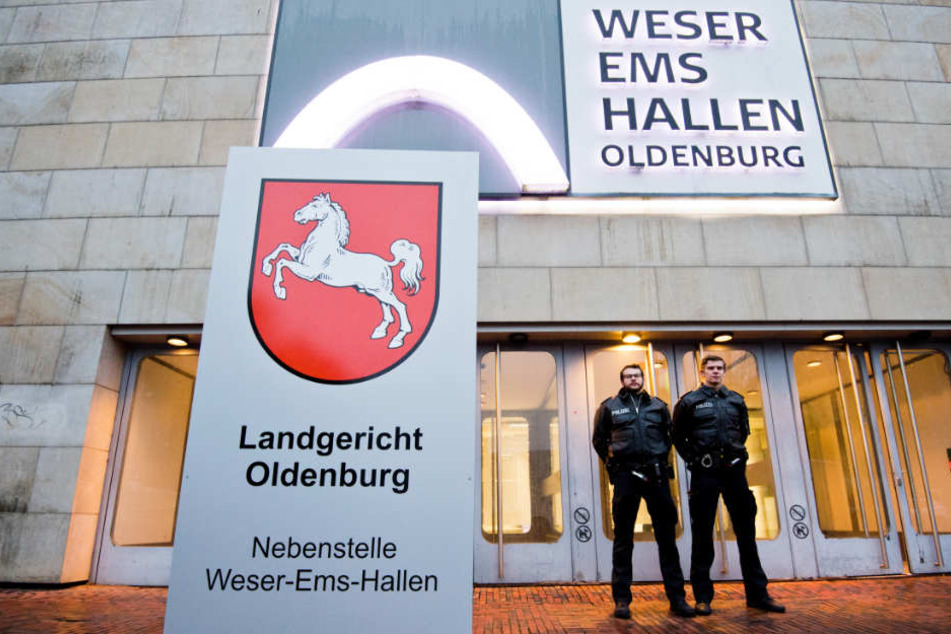 Der Gerichtsprozess wurde in die Weser-Ems-Hallen von Oldenburg verlegt.