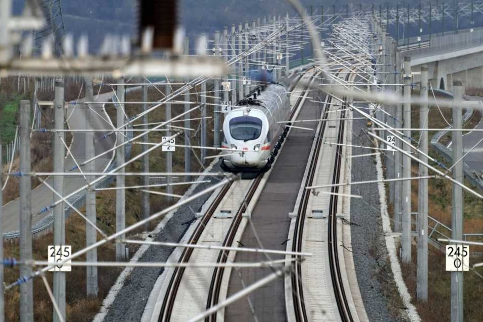 Die neue Technik wird die Bahn zwischen Erfurt und den Städten Leipzig und Halle ab Anfang 2017 testen.