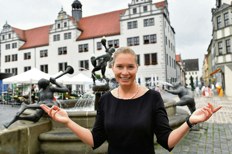 Oberbürgermeisterin Romina Barth (35, CDU) setzt 300 Euro Kopfgeld auf die Spielplatz-Chaoten aus.