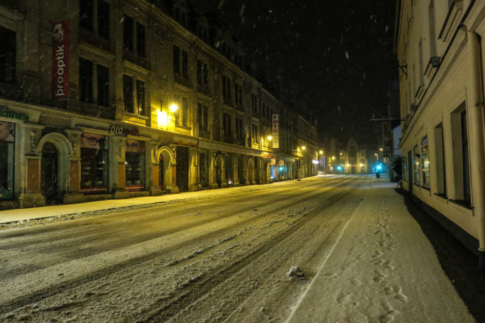 In Aue schneite es in der Nacht zu Mittwoch richtig kräftig.
