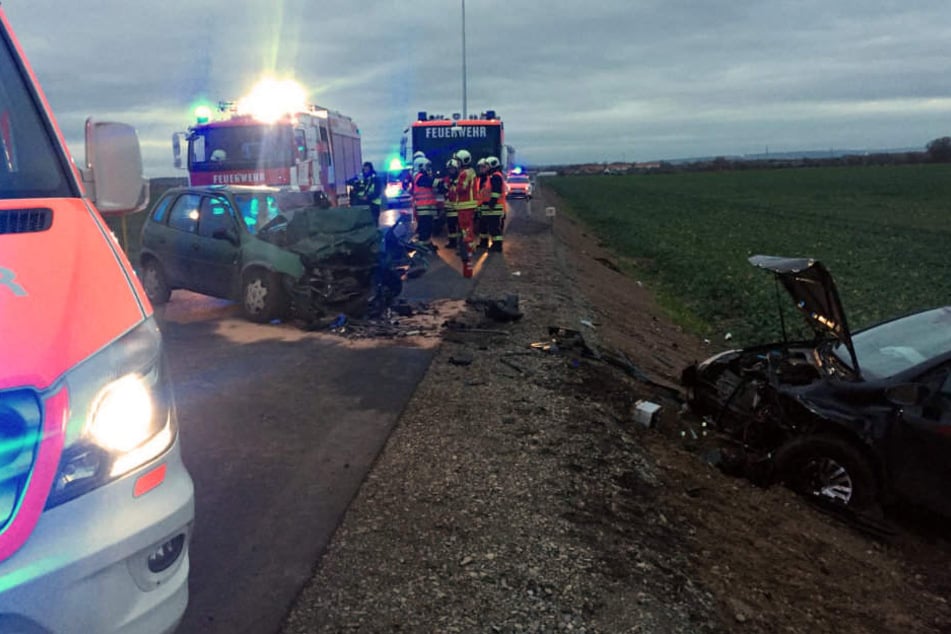 Bei dem schweren Unfall auf der L2141 wurden vier Menschen zum Teil schwer verletzt.