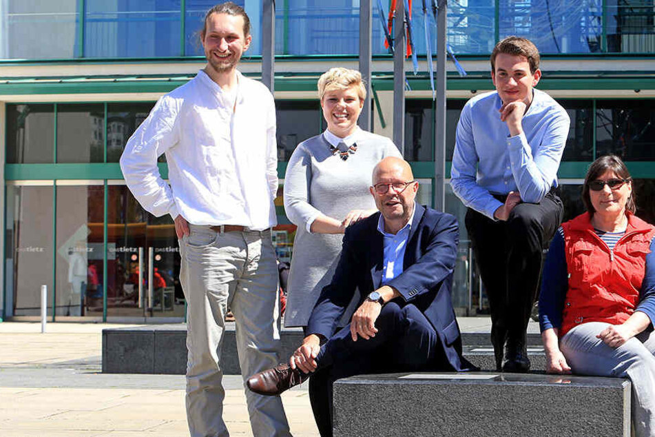 Chris Münster (32), Nicole Oeser (27), Stefan Tschök (60), Samuel Harnisch
(16) und Ute Lierath (60) sind Botschafter der Kulturhauptstadt-Bewerbung.