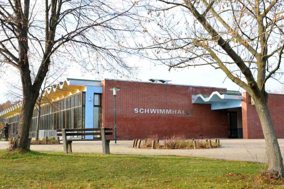 Die Schwimmhalle "Am Südring" bleibt voraussichtlich bis Dienstag geschlossen. (Archivbild)