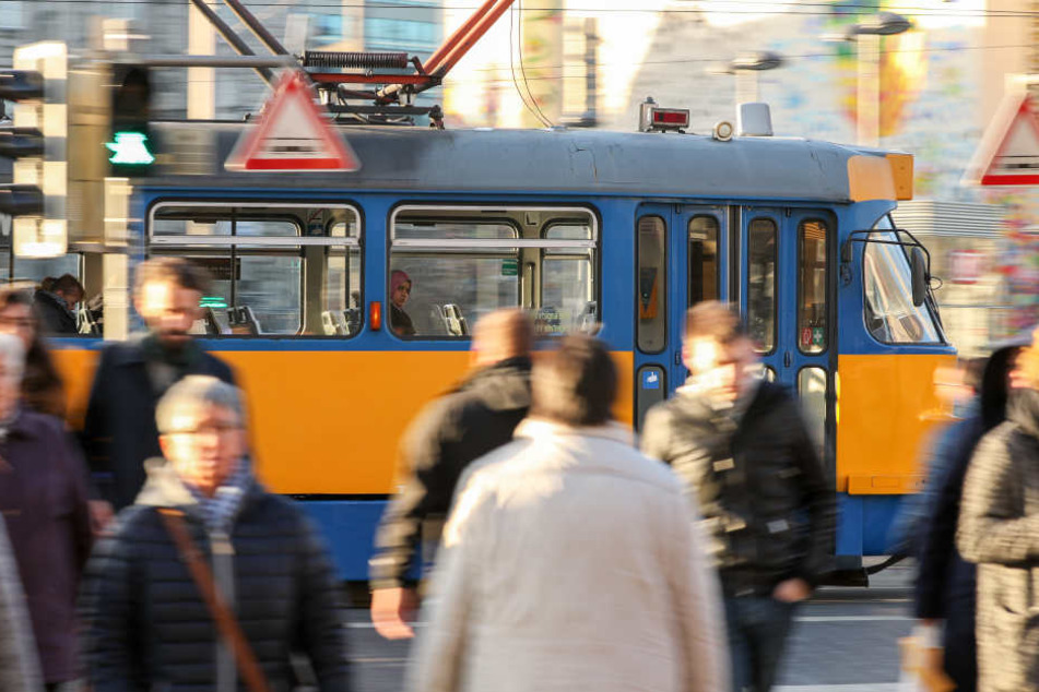 Die LVB will bis 2020/21 41 neue Straßenbahnen besorgen. Dadurch sollen auch die alten Tatra-Bahn ausrangiert werden.