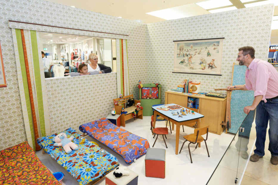 So ähnlich hat es in einem Kindergarten der DDR ausgesehen - nach dem Mittagessen wurden die Klappbetten aufgestellt.