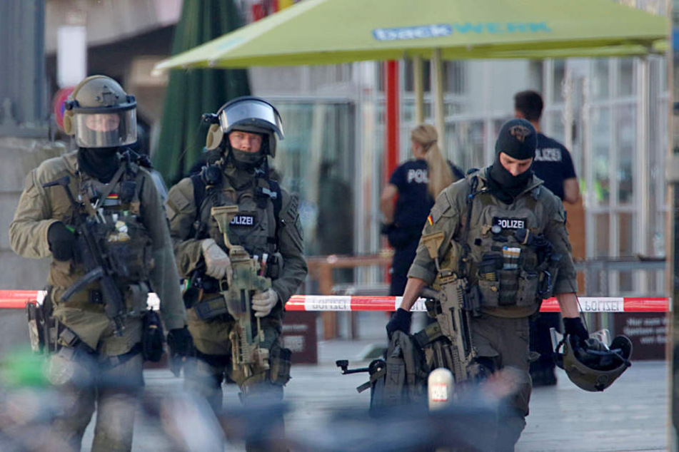 Der Geiselnehmer war am 15. Oktober beim Zugriff durch ein SEK lebensgefährlich verletzt worden.
