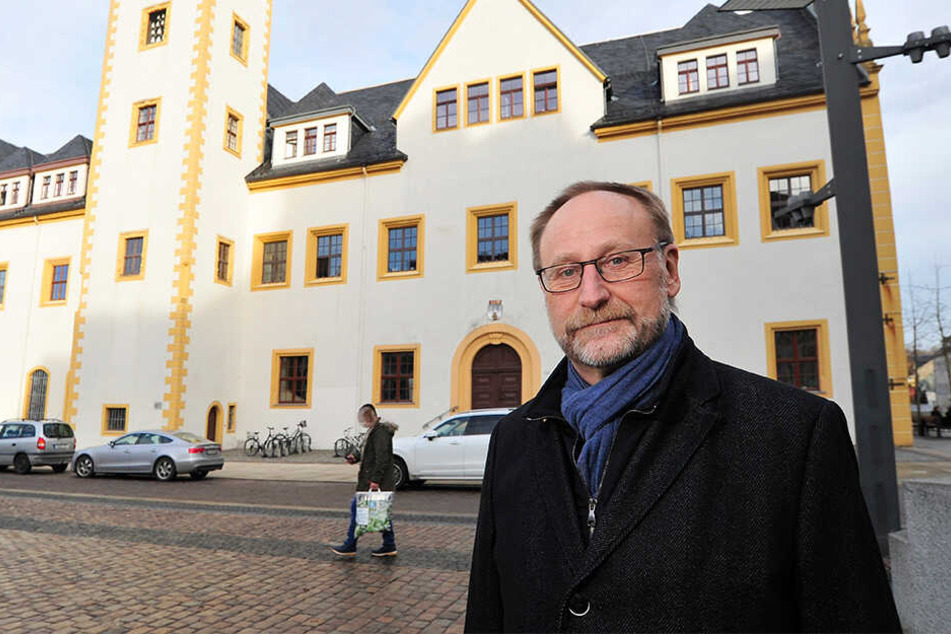 Freibergs Baubürgermeister Holger Reuter (62, CDU) spricht von einer "oberflächlichen" Petition. Alle Richtlinien seien bei der Planung berücksichtigt worden. Der Stadtrat hat aus vier Entwürfen einen ausgewählt.