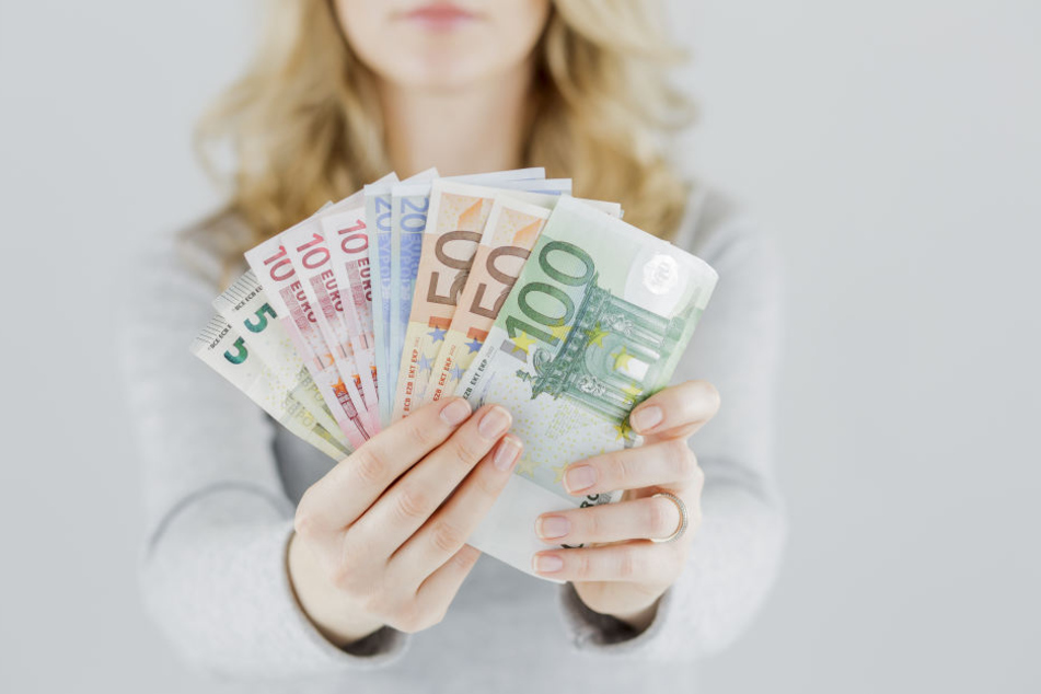 Weißt du eigentlich wie viel dein Chef verdient? Die Grünen fordern jetzt mehr Transparenz.