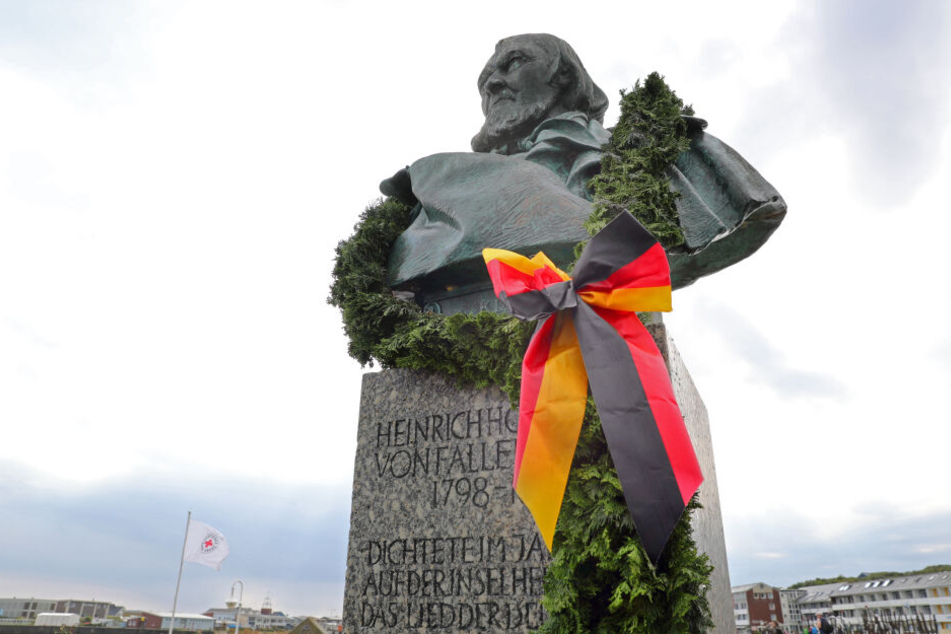 Eine Büste von Heinrich von Fallersleben steht auf Helgoland.