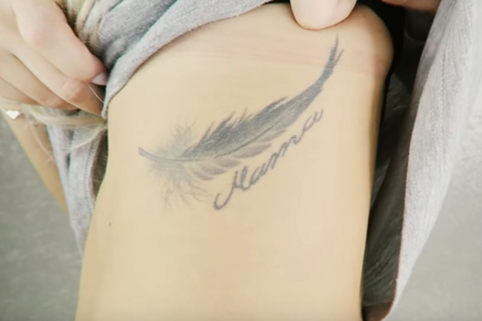Das Tattoo soll die starke Verbindung zu ihrer Mutter symbolisieren.