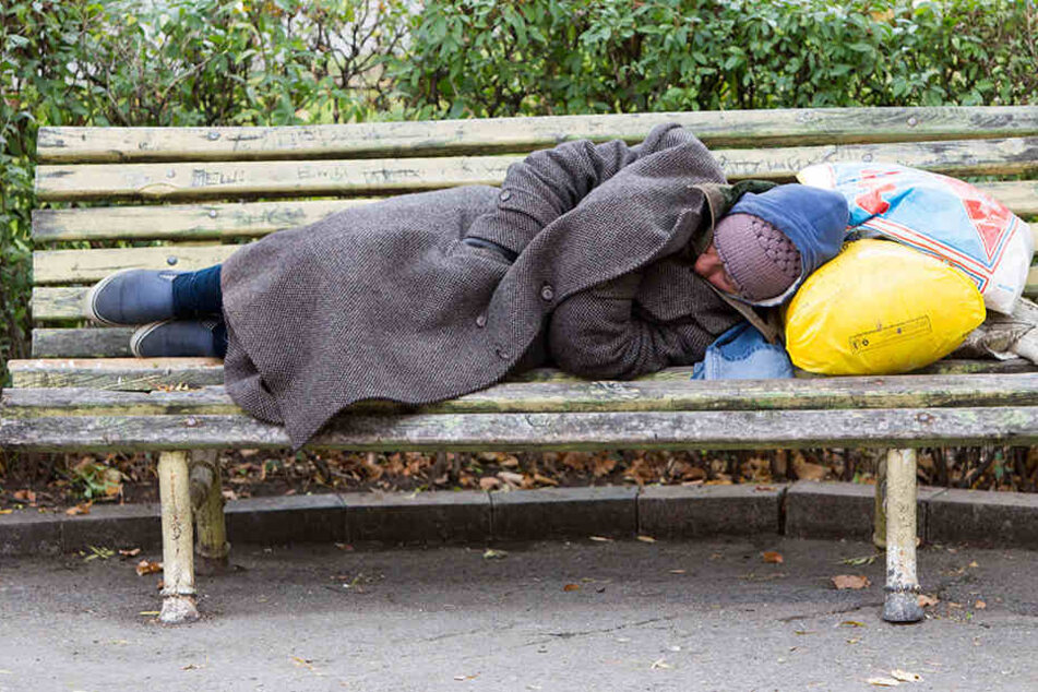 Der Obdachlose krümmte sich vor Schmerzen! Dennoch wollte keine Klinik ihn aufnehmen. (Symbolbild)