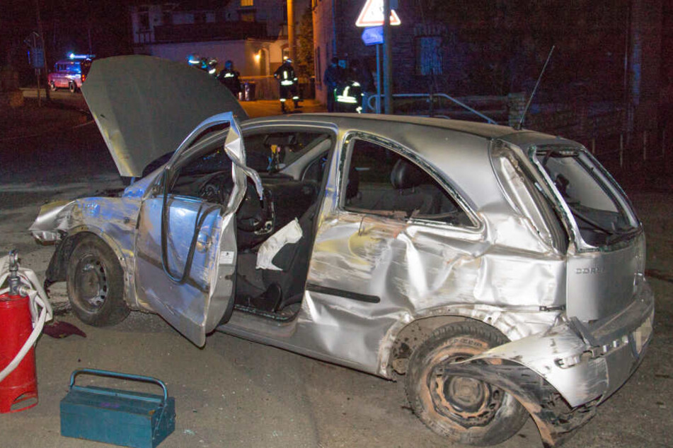Der Wagen war nach dem Unfall Schrott.