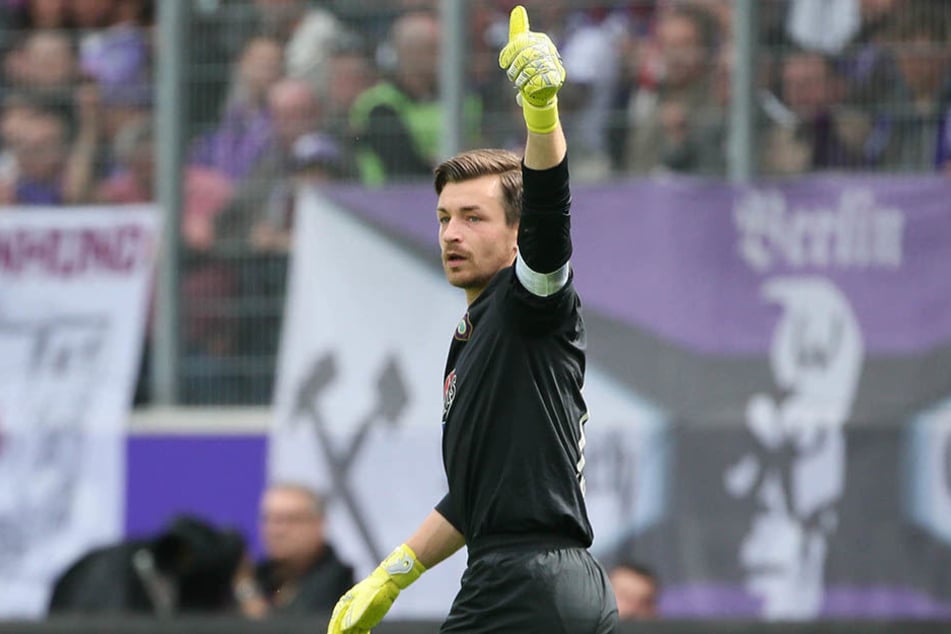 Daumen hoch! Martin Männel war in der abgelaufenen Saison der drittbeste Torwart der 2. Liga.