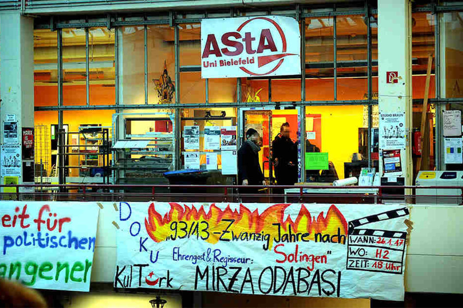 Der AStA wird vom RCDS und LHG als politisch sehr extrem eingestuft.