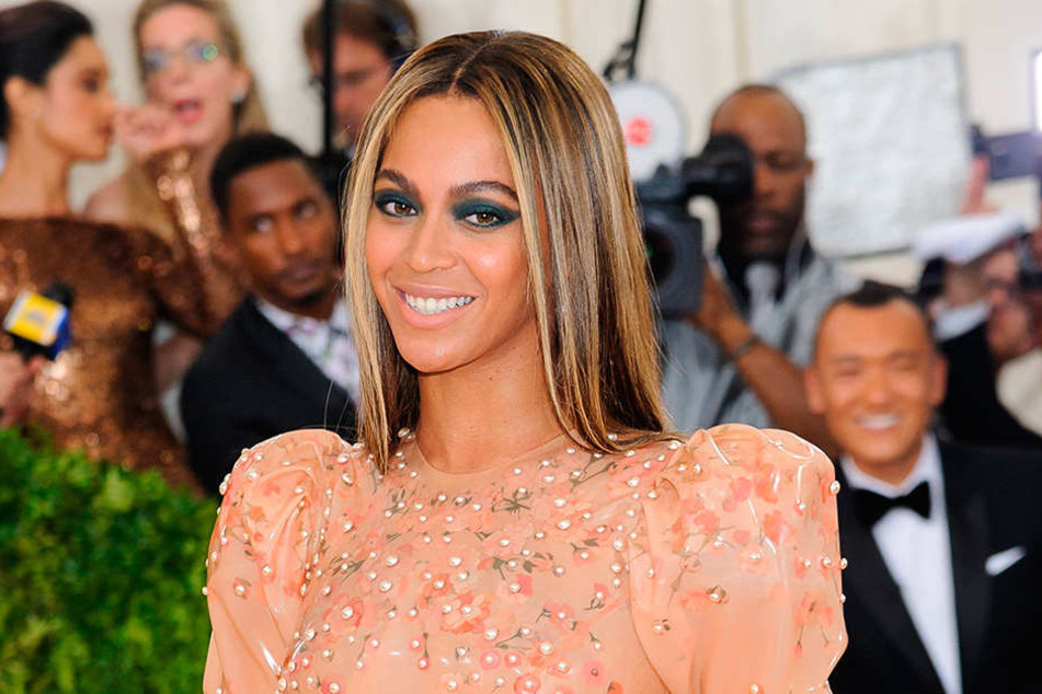 R&B-Star Beyoncé (35) hat ein krebskrankes Mädchen überrascht.