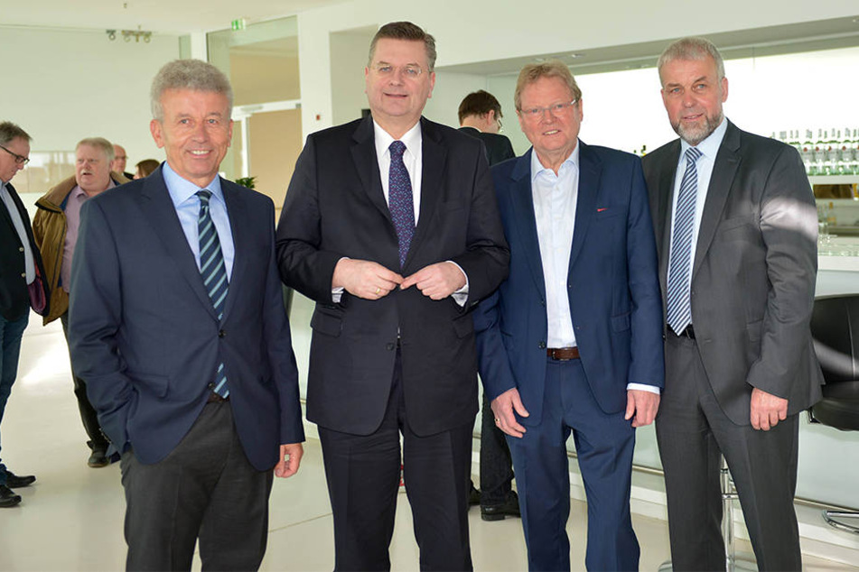 Hans-Hermann Kirschner, Reinhard Grindel, Hermann Korfmacher und Heiner Kollmeyer kämpften bis zuletzt um den angeschlagenen Verein - bisher ohne Erfolg.