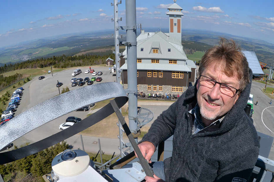 Noch sorgen Matthias Barth und seine Kollegen von der Wetterwarte auf dem Fichtelberg für genaue Messdaten.