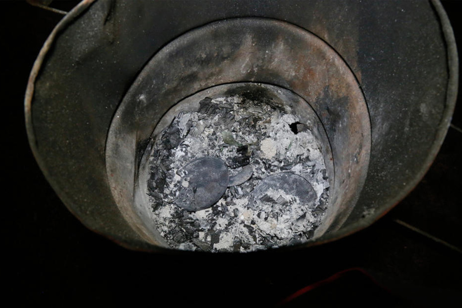 Eine Feuertonne soll für den Brand verantwortlich sein.