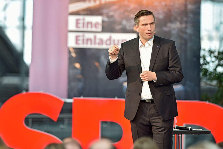 Martin Dulig (44) wird an der Spitze die SPD wieder in den Wahlkampf für die Landtagswahlen in Sachsen im September führen.