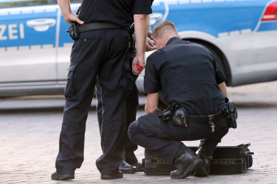 Wegen eines herrenlosen Koffers mussten etliche Reisende im Tunnel ausharren. (Symbolbild)