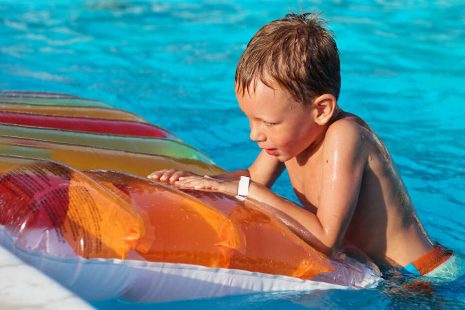 Vorsicht, Eltern: Kinder sollten beim Schwimmen nie unbeaufsichtigt sein. (Symbolbild)
