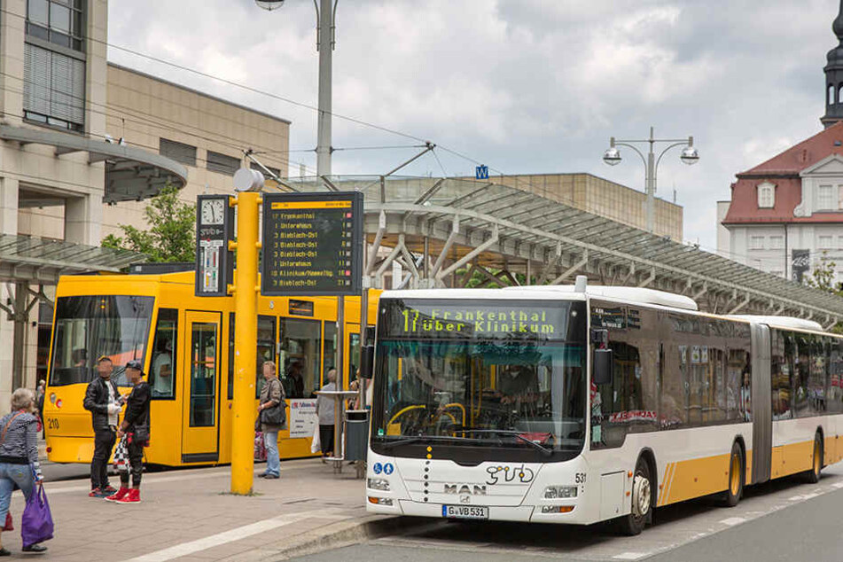 In der Geraer Innenstadt stachen die drei Unbekannten auf den Syrer ein.