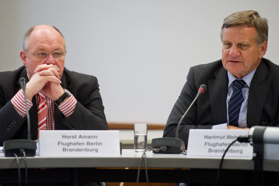 Die früheren BER-Geschäftsführer Hartmut Mehdorn (r.) unf Horst Amann sollen am Freitag vor dem Untersuchungsausschuss aussagen.