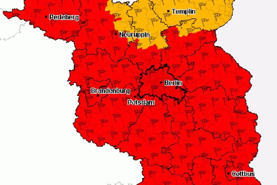 In Berlin und fast ganz Brandenburg warnt die Deutsche Unwetterzentrale vor starken Unwettern (Warnstufe Rot). Nur Nordbrandenburg bleibt verschont.