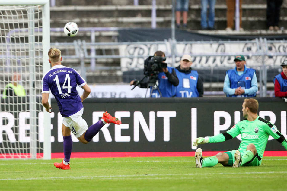 Fünf Minuten vor dem Ende der ersten Halbzeit baute Pascal Köpke die Führung aus - traf zum 2:0.